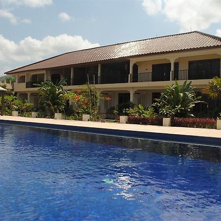ลมโบะก์ บีช วิลลา Hotel Mangsit ภายนอก รูปภาพ